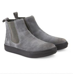 NWOT Grey Reserved Footwear Suede Chelsea Boot 10